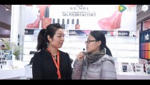 2016年广东美博会现场冰朵接受毕加展览采访