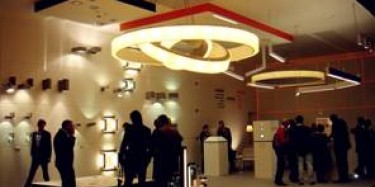 让照明展特装搭建公司“捧个场”