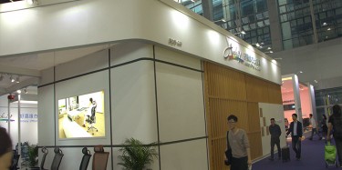 企业标志如何更好地融入特装展台设计中